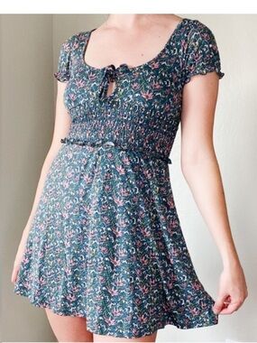 Urban Outfitters Gloria tea dress